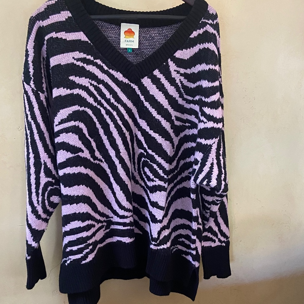 FARM Rio Women's V-Neck oversized Zebra Print Sweater